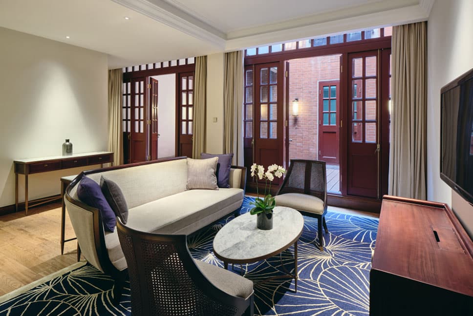 ENTERTAINMENT ROOM