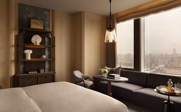 DELUXE ROOM